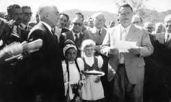 1957 Inauguración de la Plaza