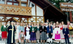 La comunidad centroeuropea con trajes típicos