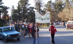 Marcha de vecinos autoconvocados de V.G.B por la recuperación de La Capillita. Año 2008